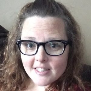 Meet your Posher, Casandra